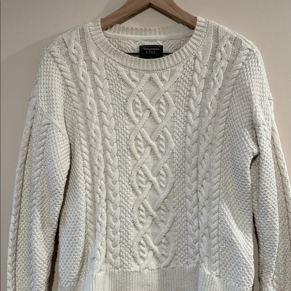 Abercrombie & Fitch Cream‎ Cableknit Sweater Size S